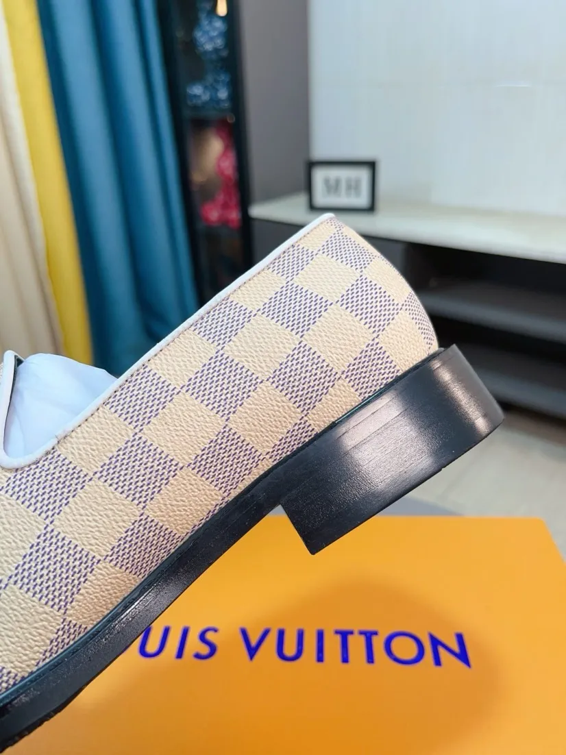Ex-factory price 720🌹🌹High version [LV] Louis Vuitton's popular casual leather shoes🎖Fashionable and elegant🎖🎖Material: Original imported open-edge beaded cowhide, washed cowhide leather lining, original open-molded rubber outsole, high-end and classy, ​​elegant quality, instantly transforming into a handsome man ❤❤Standard\nNumber: 38-44